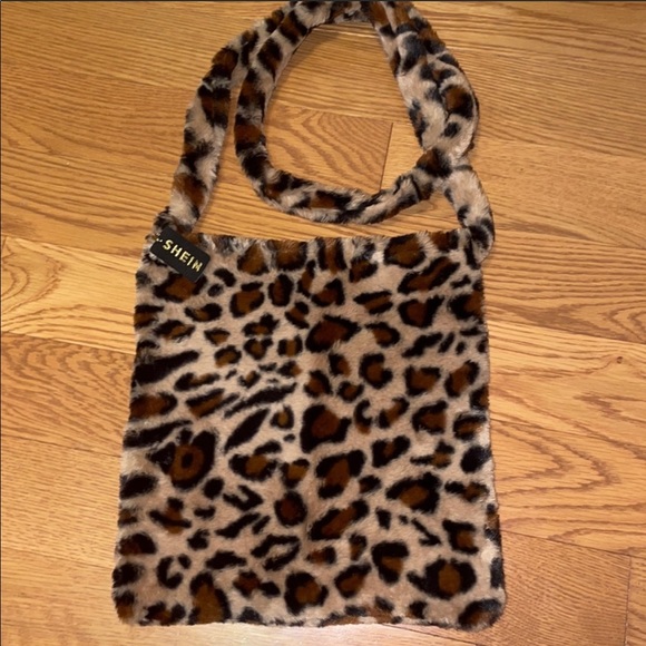 Leopard Fluffy Crossbody Bag - Picture 2 of 5
